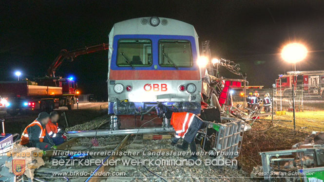 20240208 Sattelzug kollidiert mit Aspangbahn bei Traiskirchen   Foto: Stefan Schneider BFKDO BADEN