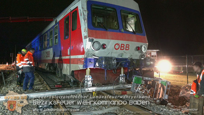 20240208 Sattelzug kollidiert mit Aspangbahn bei Traiskirchen   Foto: Stefan Schneider BFKDO BADEN