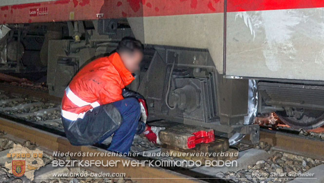 20240208 Sattelzug kollidiert mit Aspangbahn bei Traiskirchen   Foto: Stefan Schneider BFKDO BADEN