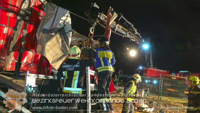 20240208 Sattelzug kollidiert mit Aspangbahn bei Traiskirchen   Foto: Stefan Schneider BFKDO BADEN