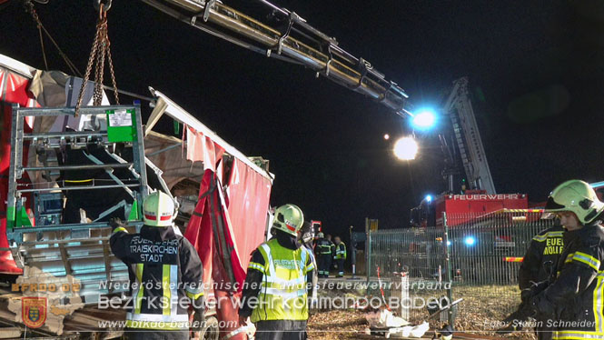 20240208 Sattelzug kollidiert mit Aspangbahn bei Traiskirchen   Foto: Stefan Schneider BFKDO BADEN