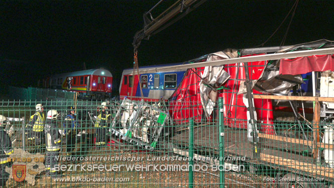 20240208 Sattelzug kollidiert mit Aspangbahn bei Traiskirchen   Foto: Stefan Schneider BFKDO BADEN