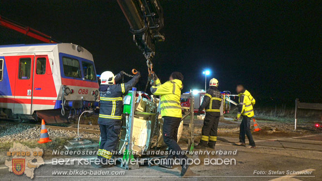 20240208 Sattelzug kollidiert mit Aspangbahn bei Traiskirchen   Foto: Stefan Schneider BFKDO BADEN