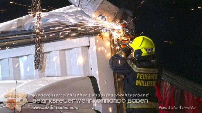 20240208 Sattelzug kollidiert mit Aspangbahn bei Traiskirchen   Foto: Stefan Schneider BFKDO BADEN