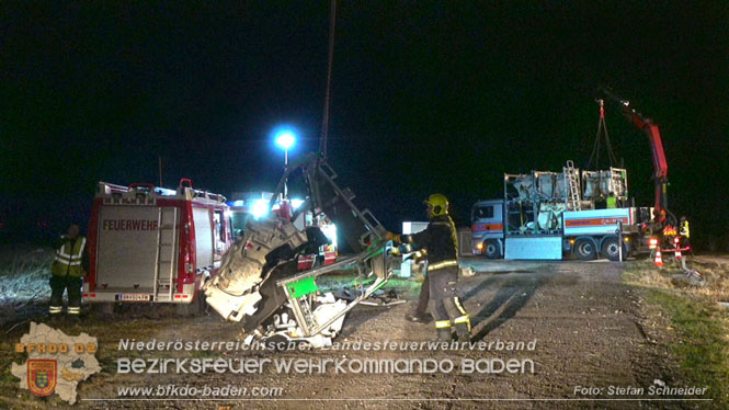 20240208 Sattelzug kollidiert mit Aspangbahn bei Traiskirchen   Foto: Stefan Schneider BFKDO BADEN