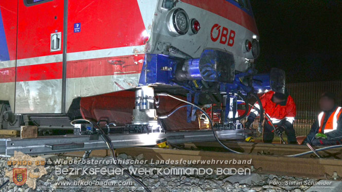 20240208 Sattelzug kollidiert mit Aspangbahn bei Traiskirchen   Foto: Stefan Schneider BFKDO BADEN