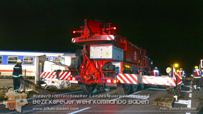 20240208 Sattelzug kollidiert mit Aspangbahn bei Traiskirchen   Foto: Stefan Schneider BFKDO BADEN
