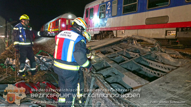 20240208 Sattelzug kollidiert mit Aspangbahn bei Traiskirchen   Foto: Stefan Schneider BFKDO BADEN