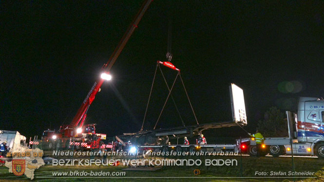 20240208 Sattelzug kollidiert mit Aspangbahn bei Traiskirchen   Foto: Stefan Schneider BFKDO BADEN
