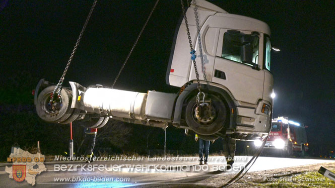 20240208 Sattelzug kollidiert mit Aspangbahn bei Traiskirchen   Foto: Stefan Schneider BFKDO BADEN
