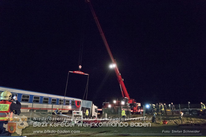 20240208 Sattelzug kollidiert mit Aspangbahn bei Traiskirchen   Foto: Stefan Schneider BFKDO BADEN