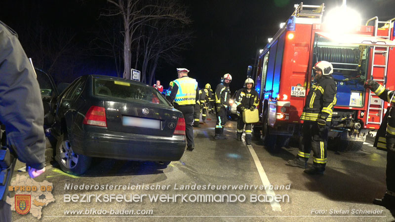 20240210 Menschenrettung nach Verkehrsunfall bei Pottendorf  Foto: Stefan Schneider BFKDO BADEN