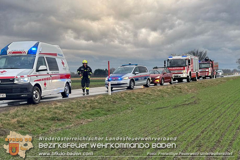 20240217 Fahrzeugberschlag auf der B60 mit 3 Verletzten  Foto: Freiwillige Feuerwehr Unterwaltersdorf