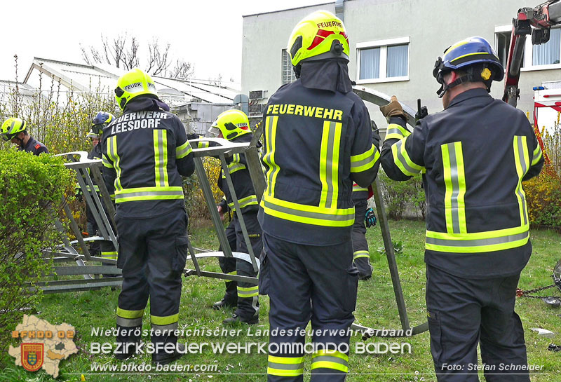 20240321 Zwei Pkw strzen aus Parkdeck in Baden Foto: Stefan Schneider BFKDO BADEN