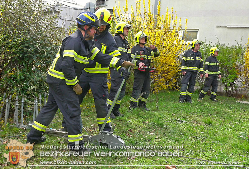 20240321 Zwei Pkw strzen aus Parkdeck in Baden Foto: Stefan Schneider BFKDO BADEN