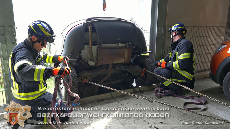 20240321 Zwei Pkw strzen aus Parkdeck in Baden Foto: Stefan Schneider BFKDO BADEN