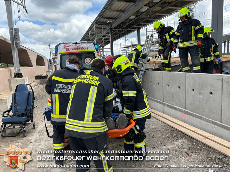 20240418_Untersttzung Rettungsdienst bei Arbeitsunfall am neuen Bahnhof Wamperdorf  Foto: Thomas Lenger Monatsrevue.at