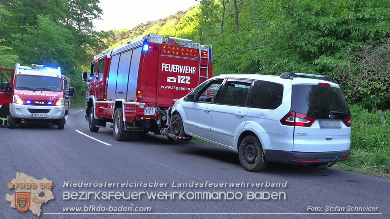 20240430 Alarmierte Personenrettung auf der L4010 zwischen Pfaffsttten und Gaaden  Foto: Stefan Schneider BFKDO BADEN