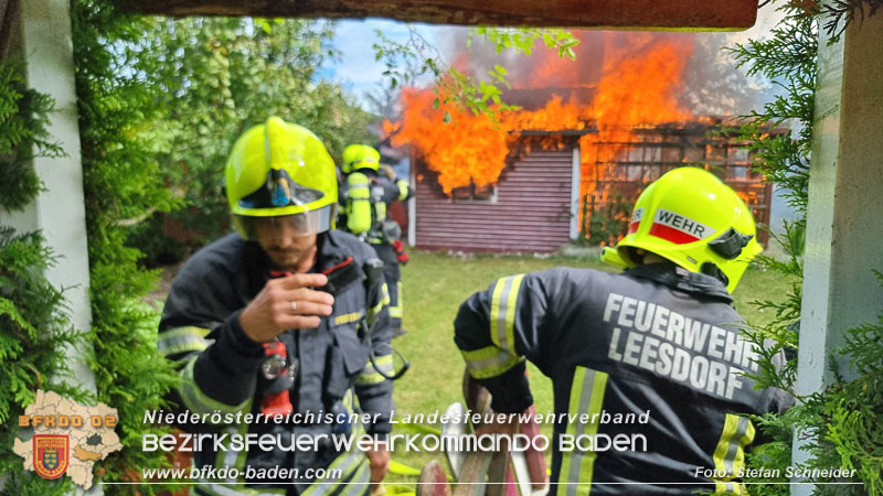 20240616 Vollbrand einer Gartenhütte in Kleingartensiedlung in Baden Foto: Stefan Schneider BFKDO BADEN 20240616 Vollbrand einer Gartenhütte in Kleingartensiedlung in Baden Foto: Stefan Schneider BFKDO BADEN