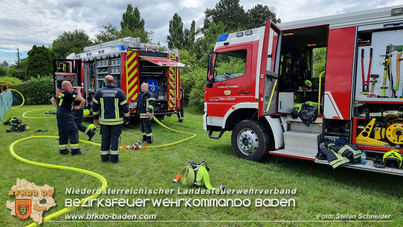 20240616 Vollbrand einer Gartenhütte in Kleingartensiedlung in Baden Foto: Stefan Schneider BFKDO BADEN 20240616 Vollbrand einer Gartenhütte in Kleingartensiedlung in Baden Foto: Stefan Schneider BFKDO BADEN