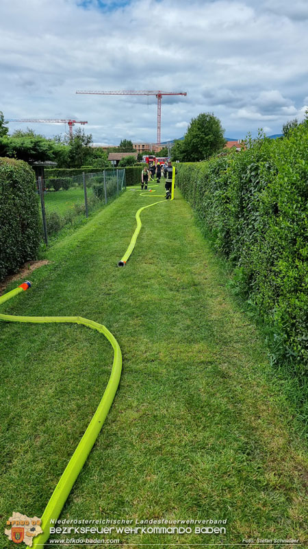 20240616 Vollbrand einer Gartenhütte in Kleingartensiedlung in Baden Foto: Stefan Schneider BFKDO BADEN 20240616 Vollbrand einer Gartenhütte in Kleingartensiedlung in Baden Foto: Stefan Schneider BFKDO BADEN