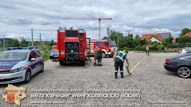 20240616 Vollbrand einer Gartenhütte in Kleingartensiedlung in Baden Foto: Stefan Schneider BFKDO BADEN 20240616 Vollbrand einer Gartenhütte in Kleingartensiedlung in Baden Foto: Stefan Schneider BFKDO BADEN