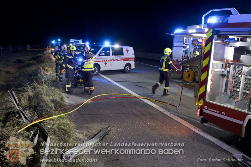 20240908_Kleinbus verunfallt auf der A2 bei Traiskirchen - acht Verletzte und ein Todesopfer Foto: Stefan Schneider BFKDO BADEN 20240908_Kleinbus verunfallt auf der A2 bei Traiskirchen - acht Verletzte und ein Todesopfer Foto: Stefan Schneider BFKDO BADEN