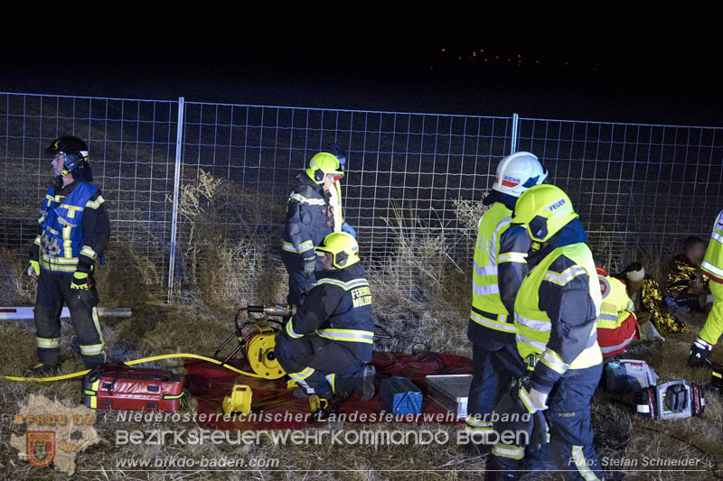 20240908_Kleinbus verunfallt auf der A2 bei Traiskirchen - acht Verletzte und ein Todesopfer Foto: Stefan Schneider BFKDO BADEN 20240908_Kleinbus verunfallt auf der A2 bei Traiskirchen - acht Verletzte und ein Todesopfer Foto: Stefan Schneider BFKDO BADEN