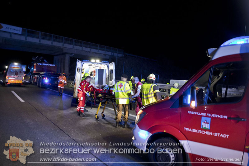 20240908_Kleinbus verunfallt auf der A2 bei Traiskirchen - acht Verletzte und ein Todesopfer Foto: Stefan Schneider BFKDO BADEN 20240908_Kleinbus verunfallt auf der A2 bei Traiskirchen - acht Verletzte und ein Todesopfer Foto: Stefan Schneider BFKDO BADEN