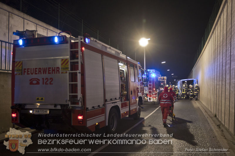 20241212_Eine eingeklemmte Person nach Verkehrsunfall in Bad Vslau   Foto: Stefan Schneider BFKDO BADEN  