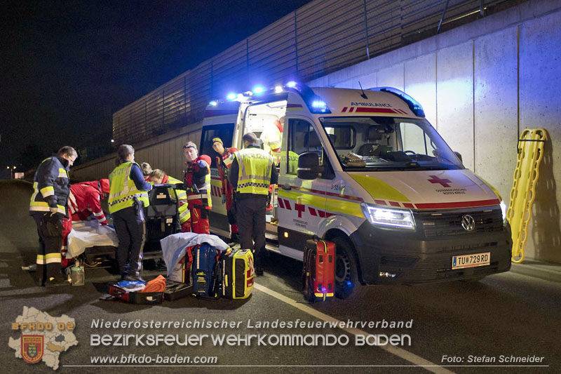 20241212_Eine eingeklemmte Person nach Verkehrsunfall in Bad Vslau   Foto: Stefan Schneider BFKDO BADEN  