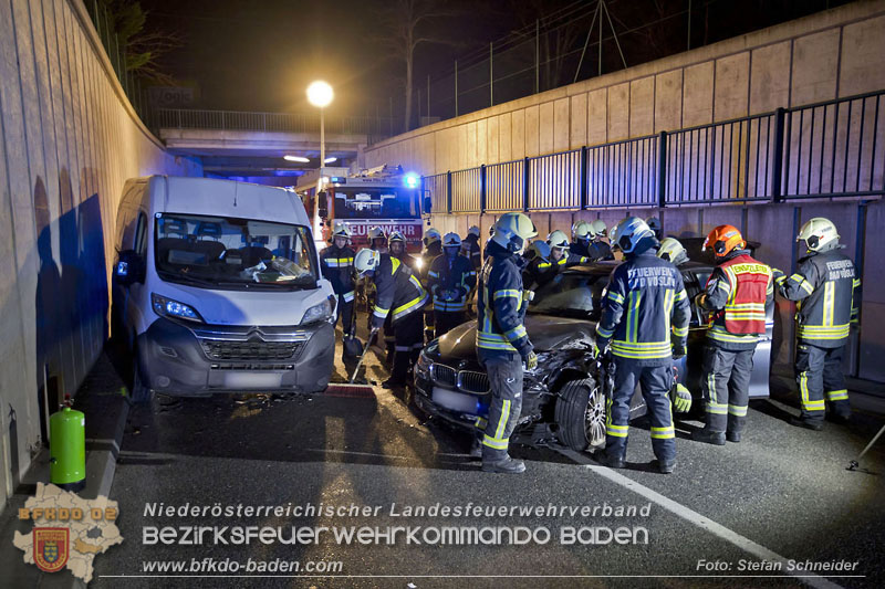 20241212_Eine eingeklemmte Person nach Verkehrsunfall in Bad Vslau   Foto: Stefan Schneider BFKDO BADEN  