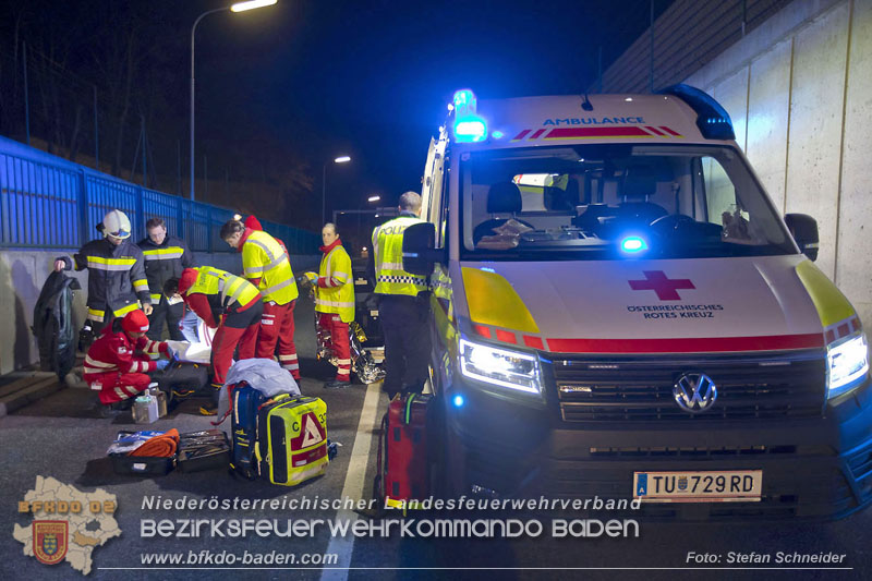 20241212_Eine eingeklemmte Person nach Verkehrsunfall in Bad Vslau   Foto: Stefan Schneider BFKDO BADEN  