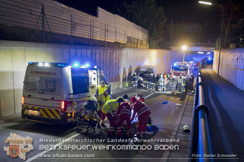 20241212_Eine eingeklemmte Person nach Verkehrsunfall in Bad Vslau   Foto: Stefan Schneider BFKDO BADEN  