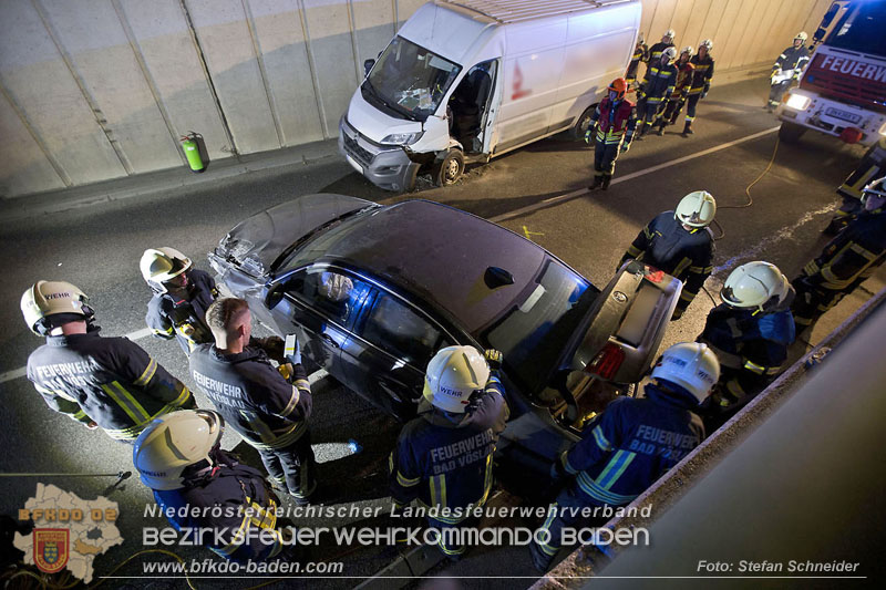 20241212_Eine eingeklemmte Person nach Verkehrsunfall in Bad Vslau   Foto: Stefan Schneider BFKDO BADEN  