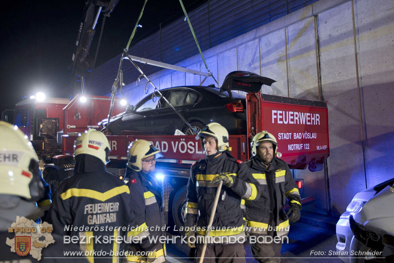 20241212_Eine eingeklemmte Person nach Verkehrsunfall in Bad Vslau   Foto: Stefan Schneider BFKDO BADEN  