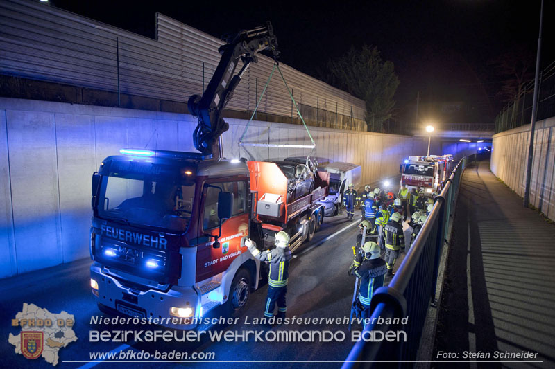 20241212_Eine eingeklemmte Person nach Verkehrsunfall in Bad Vslau   Foto: Stefan Schneider BFKDO BADEN  
