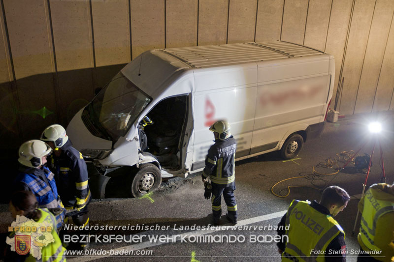 20241212_Eine eingeklemmte Person nach Verkehrsunfall in Bad Vslau   Foto: Stefan Schneider BFKDO BADEN  