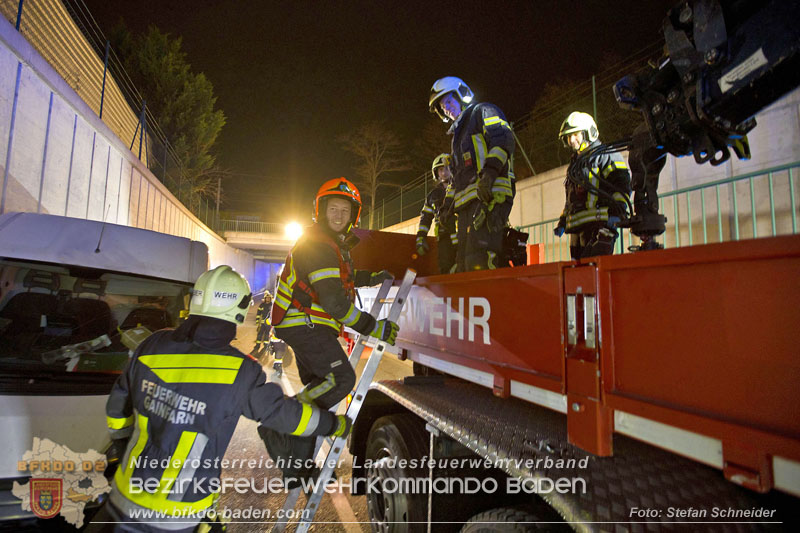 20241212_Eine eingeklemmte Person nach Verkehrsunfall in Bad Vslau   Foto: Stefan Schneider BFKDO BADEN  