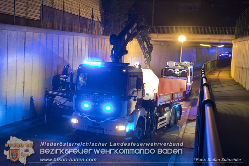 20241212_Eine eingeklemmte Person nach Verkehrsunfall in Bad Vslau   Foto: Stefan Schneider BFKDO BADEN  