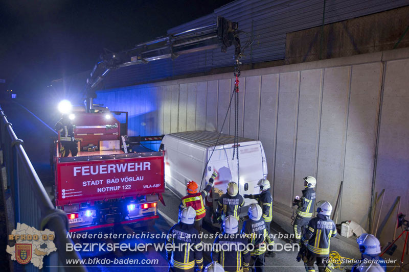 20241212_Eine eingeklemmte Person nach Verkehrsunfall in Bad Vslau   Foto: Stefan Schneider BFKDO BADEN  