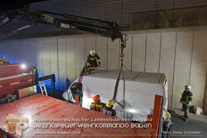 20241212_Eine eingeklemmte Person nach Verkehrsunfall in Bad Vslau   Foto: Stefan Schneider BFKDO BADEN  