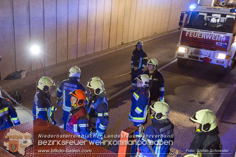 20241212_Eine eingeklemmte Person nach Verkehrsunfall in Bad Vslau   Foto: Stefan Schneider BFKDO BADEN  