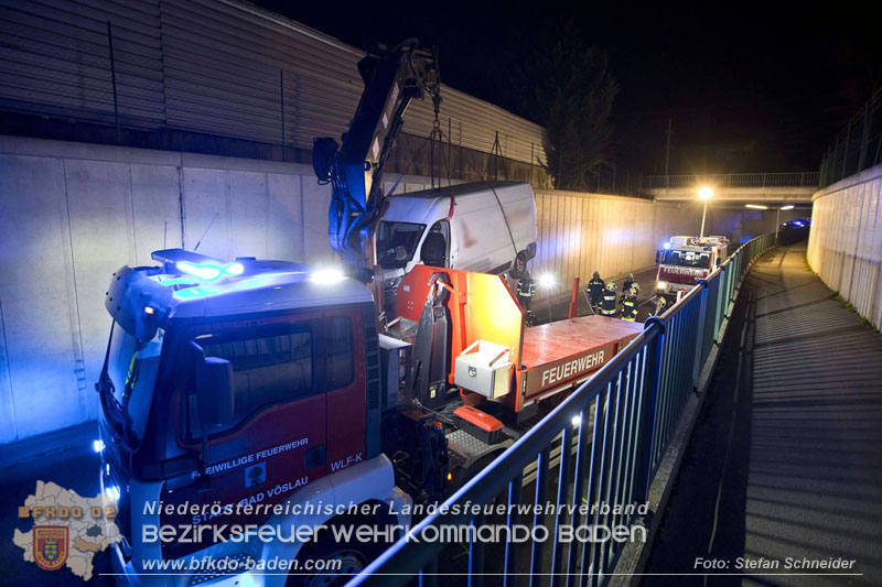 20241212_Eine eingeklemmte Person nach Verkehrsunfall in Bad Vslau   Foto: Stefan Schneider BFKDO BADEN  