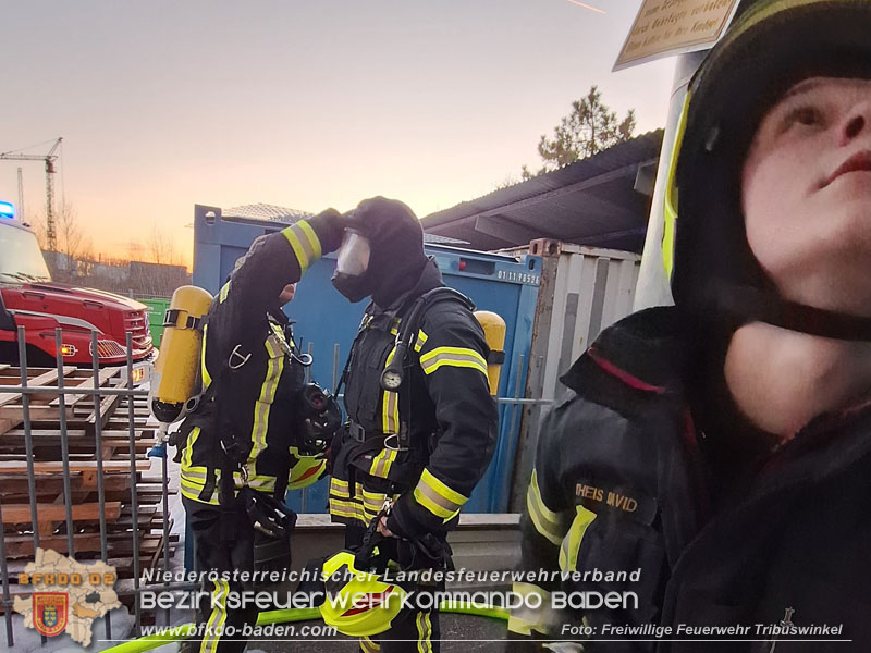 20241228_Stundenlanger Einsatz bei erneutem Silobrand im IZ Tribuswinkel Foto: FF Tribuswinkel 20241228_Stundenlanger Einsatz bei erneutem Silobrand im IZ Tribuswinkel Foto: FF Tribuswinkel