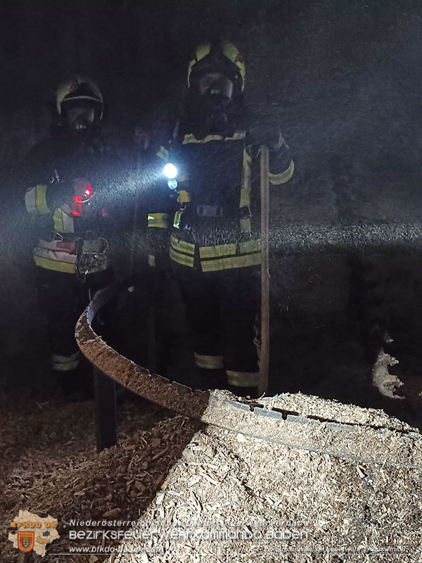 20241228_Stundenlanger Einsatz bei erneutem Silobrand im IZ Tribuswinkel Foto: FF Tribuswinkel 20241228_Stundenlanger Einsatz bei erneutem Silobrand im IZ Tribuswinkel Foto: FF Tribuswinkel