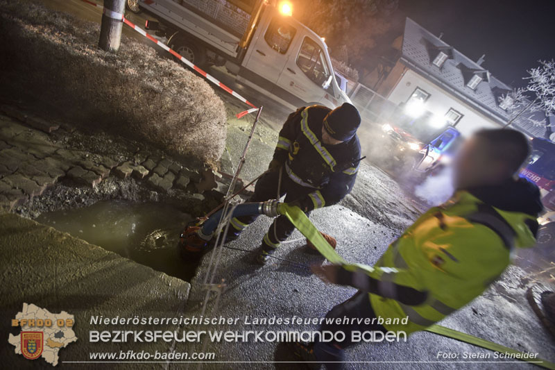 20250101 Rohrbruch einer 200er Hauptwasserleitung in der Stadt Baden  Foto: Stefan Schneider BFKDO BADEN