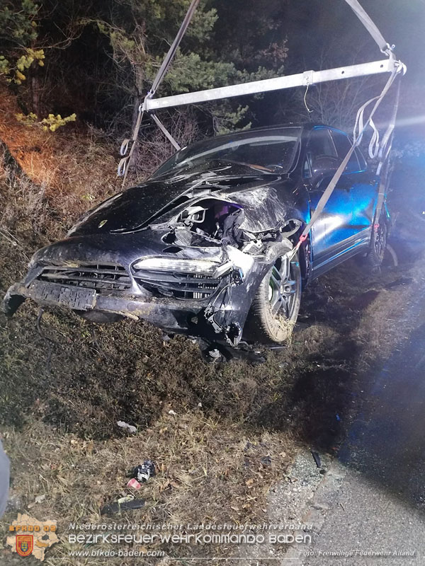 20250123_Alarmierte Menschenrettung nach Verkehrsunfall auf der A21 bei Heiligenkreuz  Foto: FF Alland