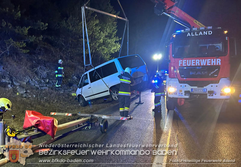 20250123_Alarmierte Menschenrettung nach Verkehrsunfall auf der A21 bei Heiligenkreuz  Foto: FF Alland
