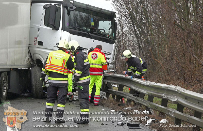 20250125_LKW-Unfall mit Gefahrgut auf der A21 bei Heiligenkreuz Foto: Stefan Schneider BFKDO BADEN 20250125_LKW-Unfall mit Gefahrgut auf der A21 bei Heiligenkreuz Foto: Stefan Schneider BFKDO BADEN